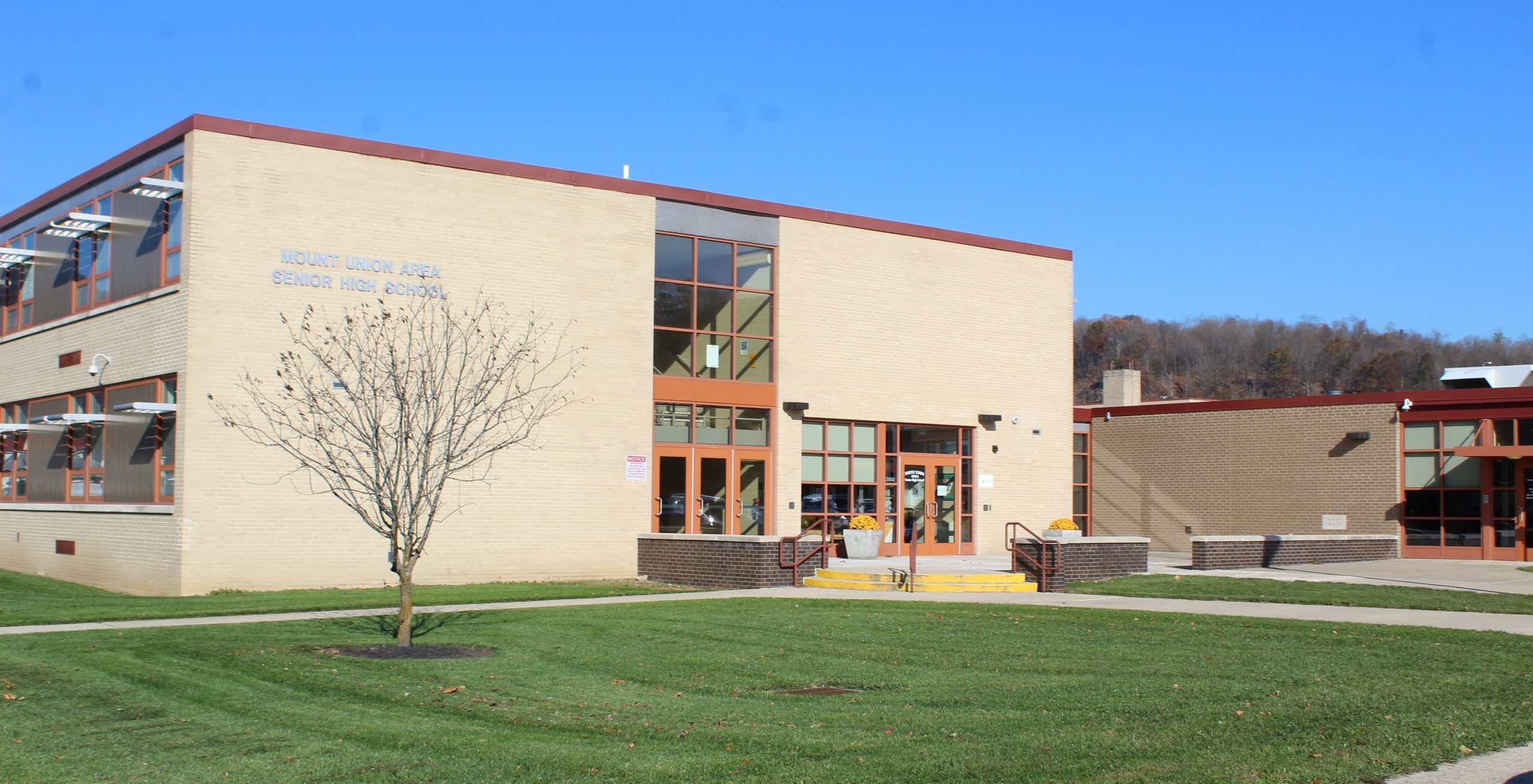 Senior High School building